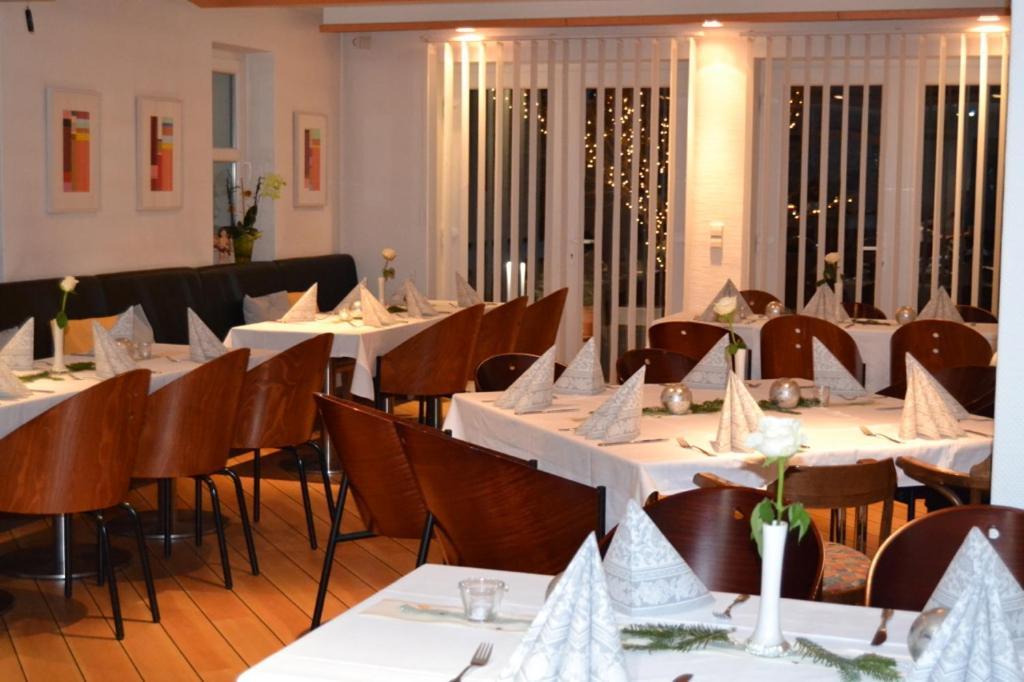 Hotel-Restaurant Weinhaus Steppe Waldbronn Exterior foto